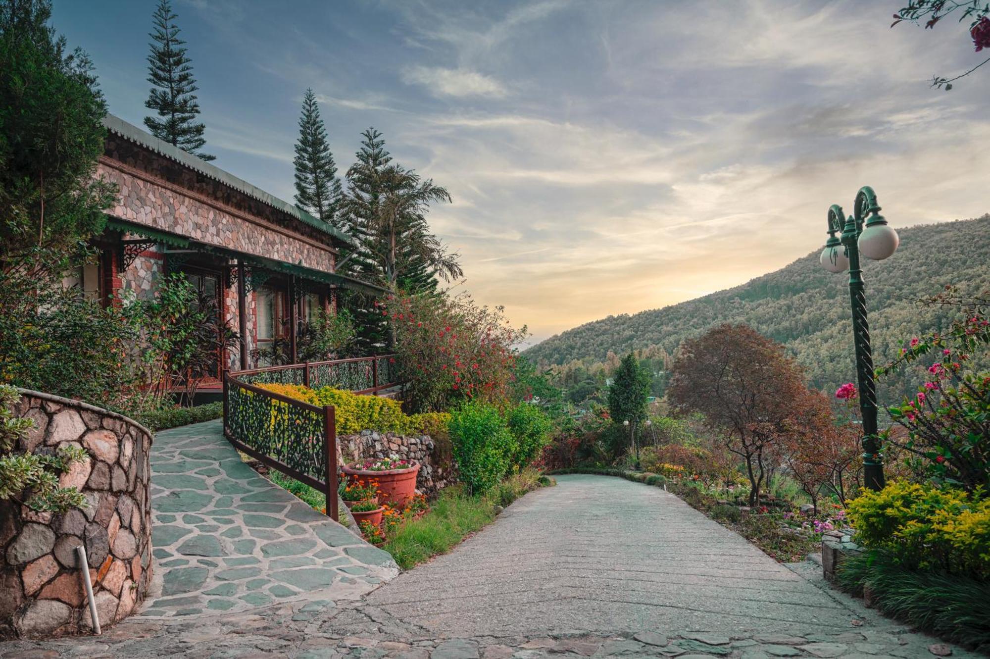 Tree Of Life Resort Dehradun Foothills Екстериор снимка